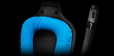 Close up of G430's mic folded out of the way
