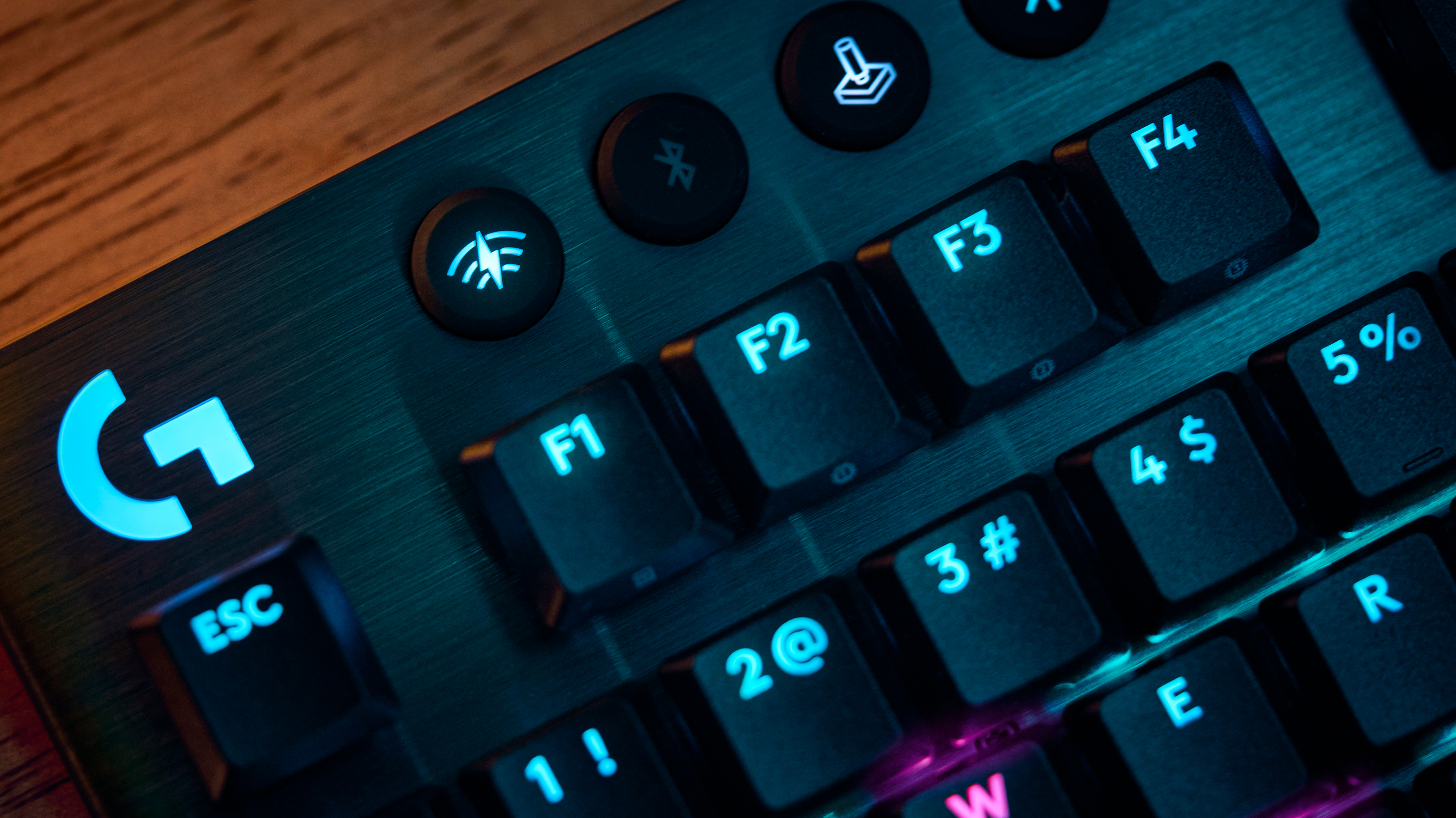 Teclado para jogos sem fios RGB G915 X TKL | Logitech G