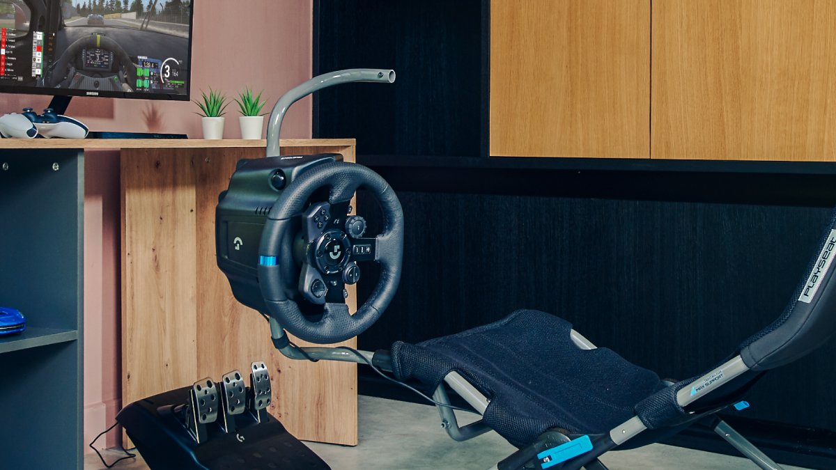 【セット】Logicool G29 + Playseat Challenge A week ago I got a G29, and today I got a playseat challenge