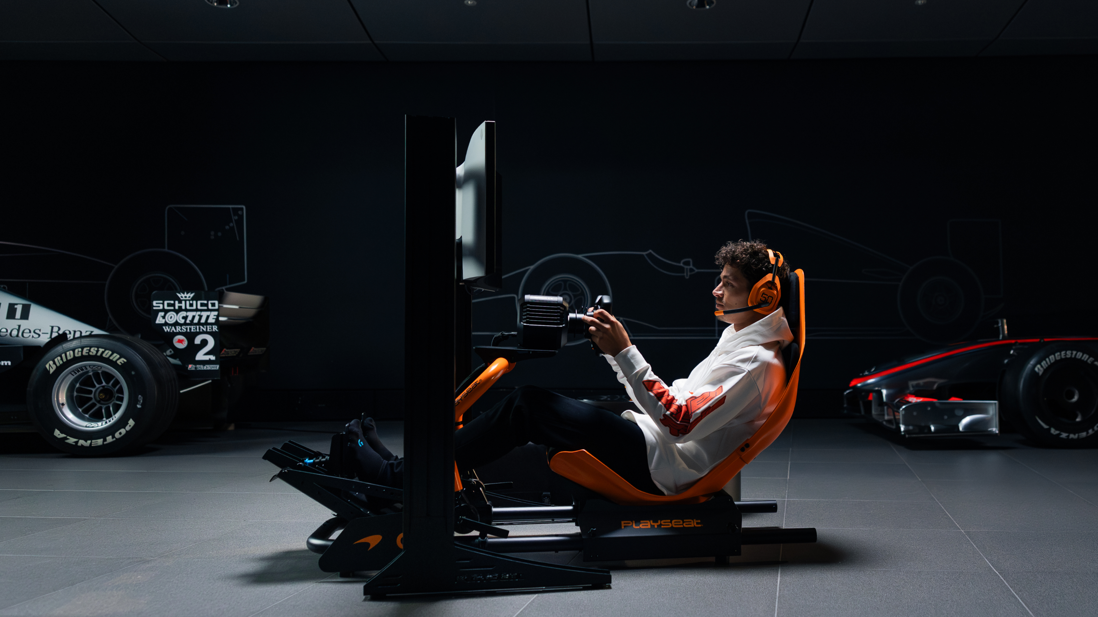 Playseat® Formula Instinct McLaren Racing Edition | Logitech G