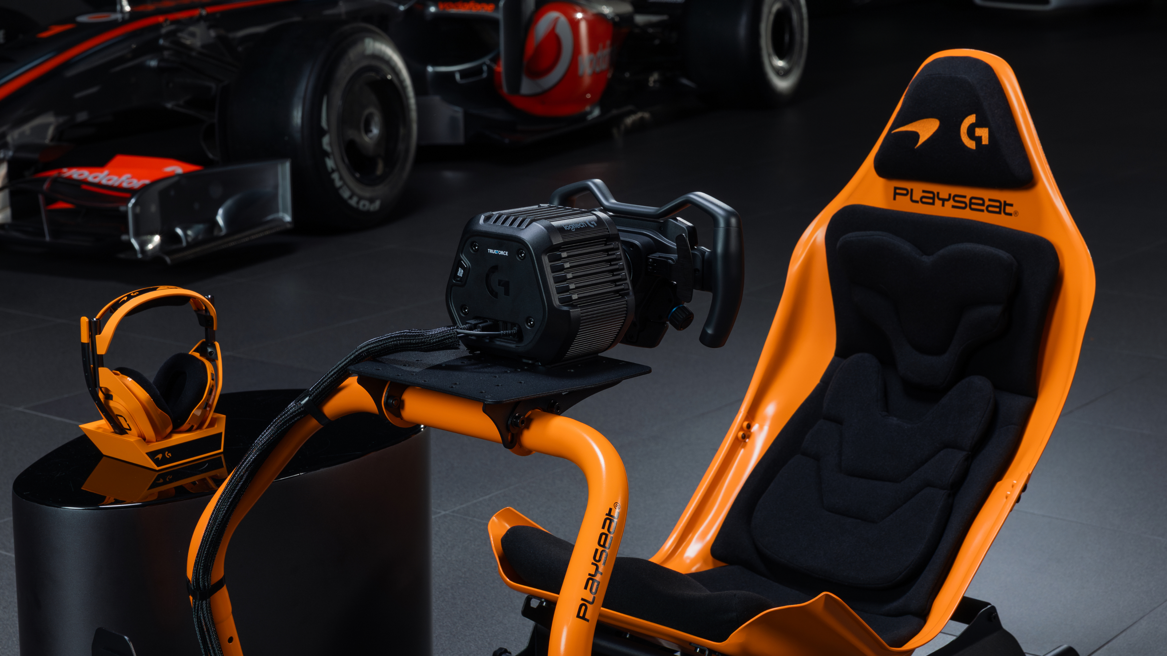 Playseat® Formula Instinct McLaren Racing Edition | Logitech G