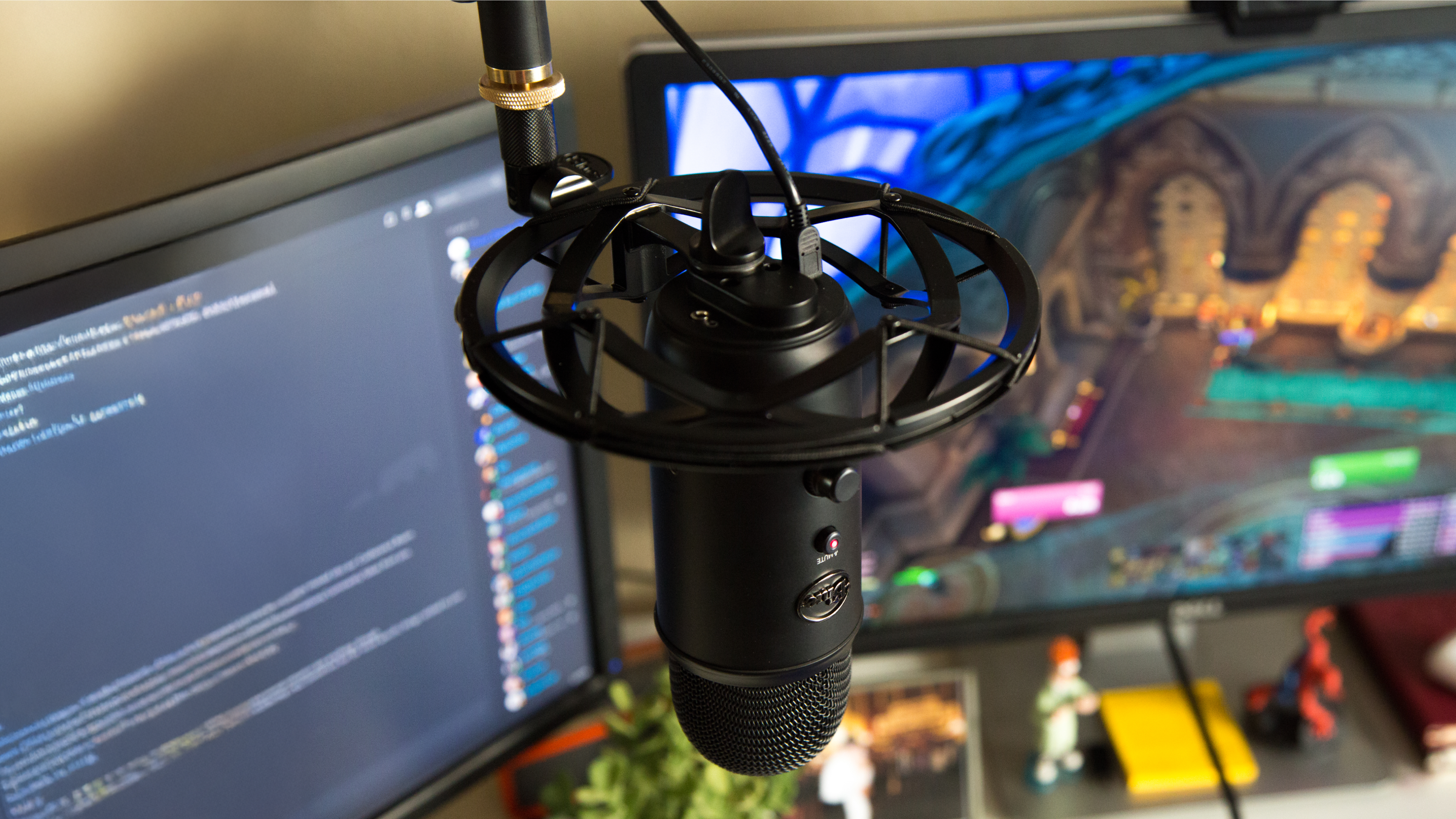 Radius III Shockmount for Yeti & Family USB Mics | Logitech G