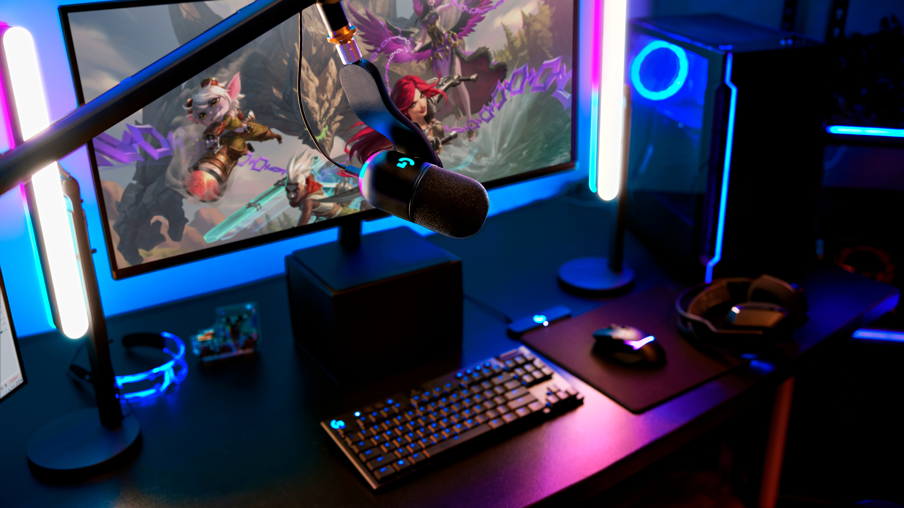 Yeticaster GX RGB Gaming Microphone with Boom Arm | Logitech G